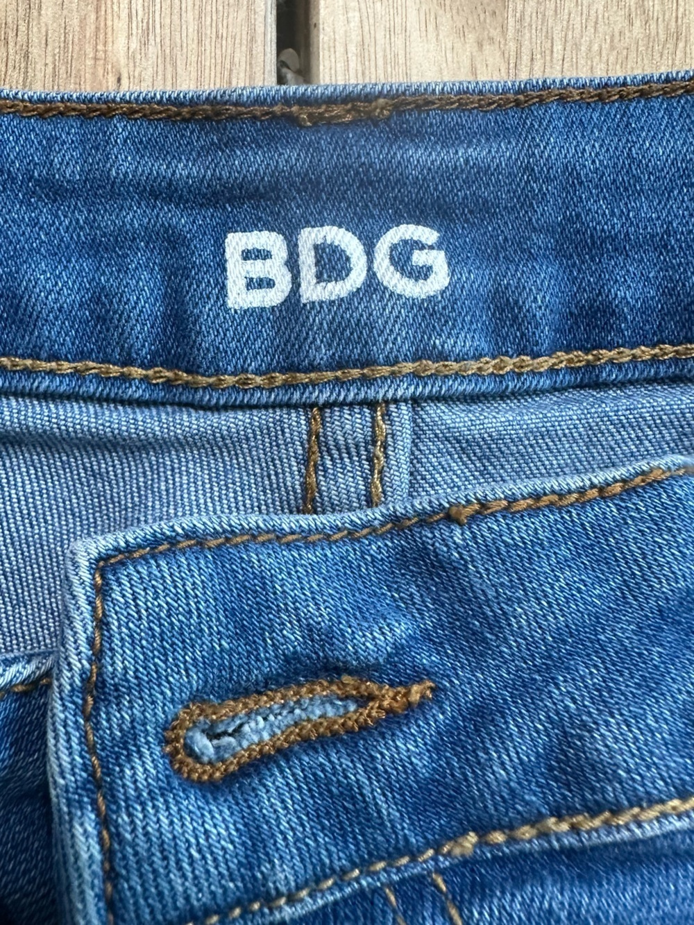 BDG Urban Outfitters Super High Rise Seam Short Women's 31W Blue Medium Wash - Picture 3 of 5